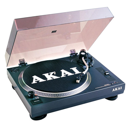 Gramofon AKAI TTA05USB, RCA výstup, S ramínko, řemínkový pohon, 33/45 ot./